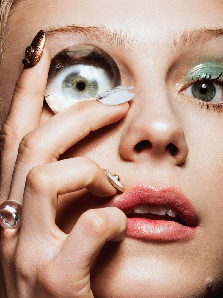 web_magnifying-glass-0405-1