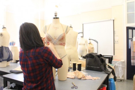 BA (Hons) Fashion Contour student Jade Gellard in the studio