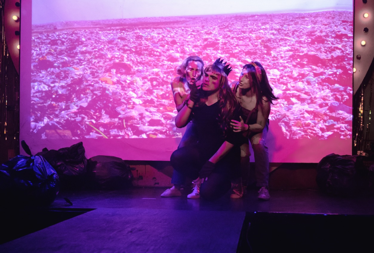 'Maria la del Barrio' by Antonis Sideras as performed at Deep Trash: Royal Trash