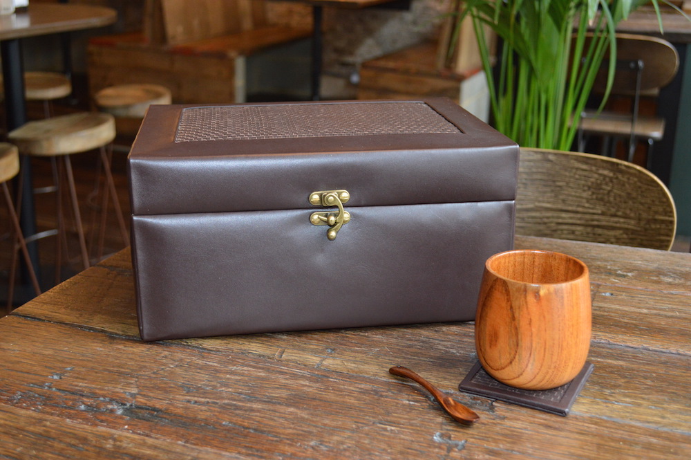 Tea caddy set shot and designed by Laetitia Timmermans.