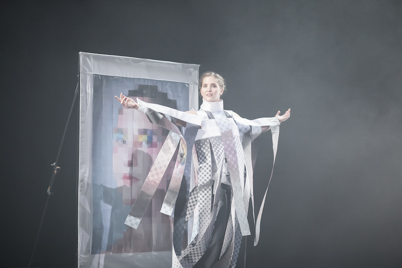 Nuri Na by Emmi Hyyppa.