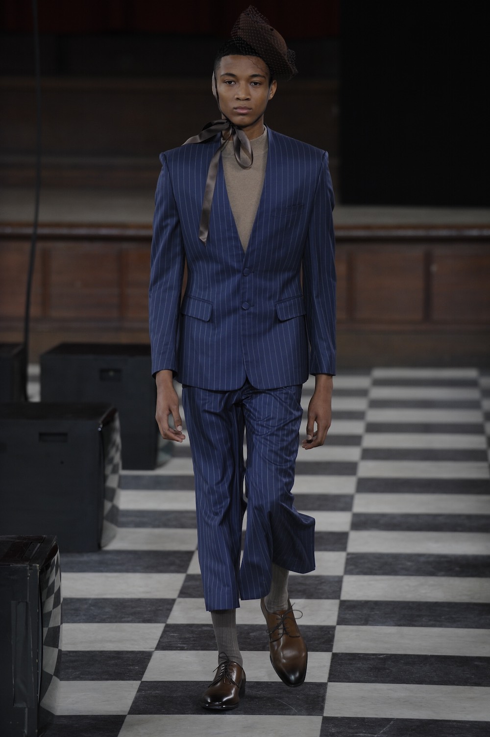 Yingyi Lu at LCFMA18 Menswear. Shot by Roger Dean.