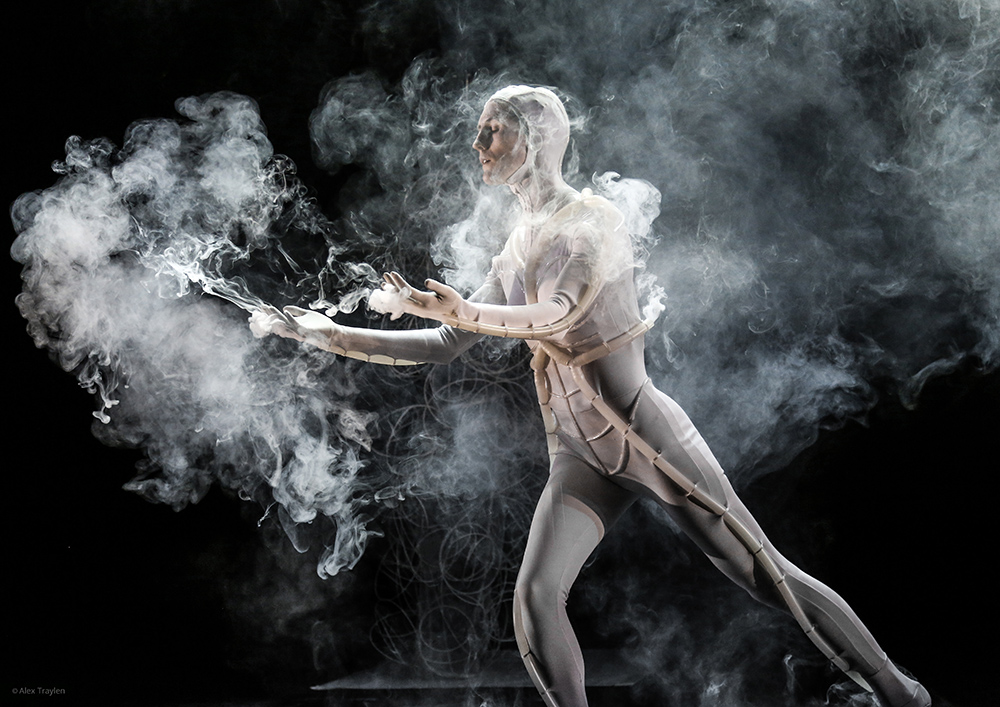 PING by MA Costume Design for Performance alumna Daphne Karstens.
