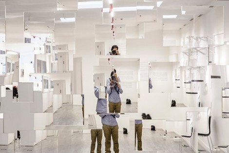 Lola's World, Becky Lyddon