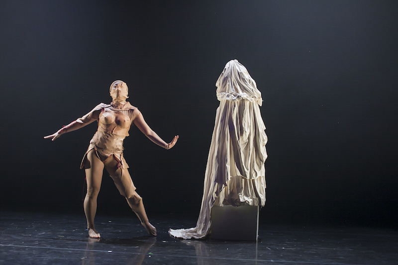 Geyi Zhou by Emmi Hyyppa.