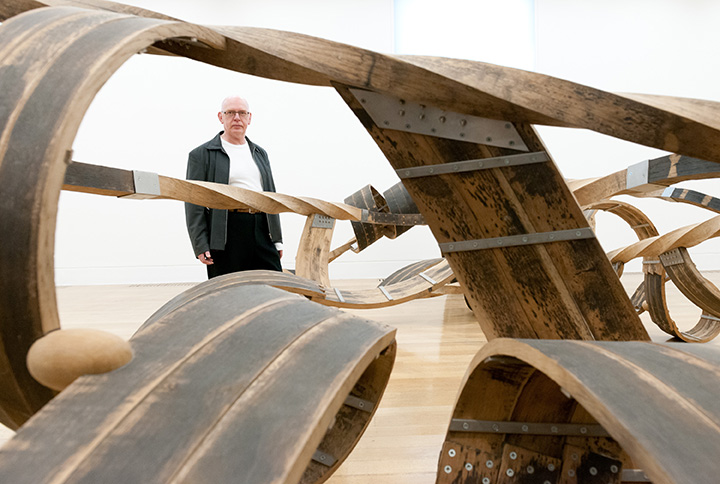 Artist Richard Deacon with his sculpture Out of Order 2003 Photocredit: Tate Photography