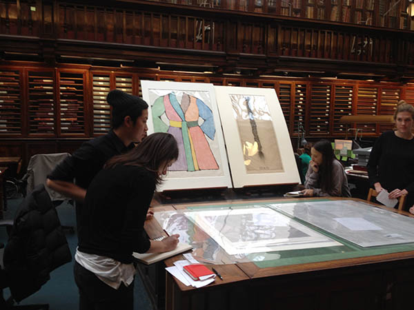 MA Printmaking students at the British Museum.