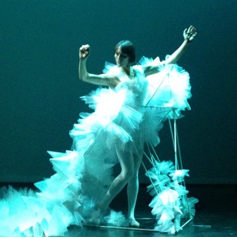 The Snow Queen by Xiao Yufan. performed by Lorraine Smith