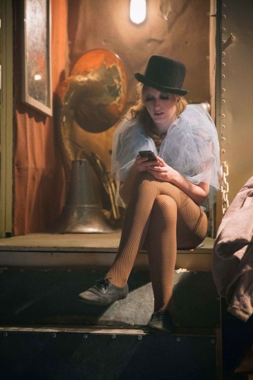 HelenaMueller_BehindTheCurtains_04_small