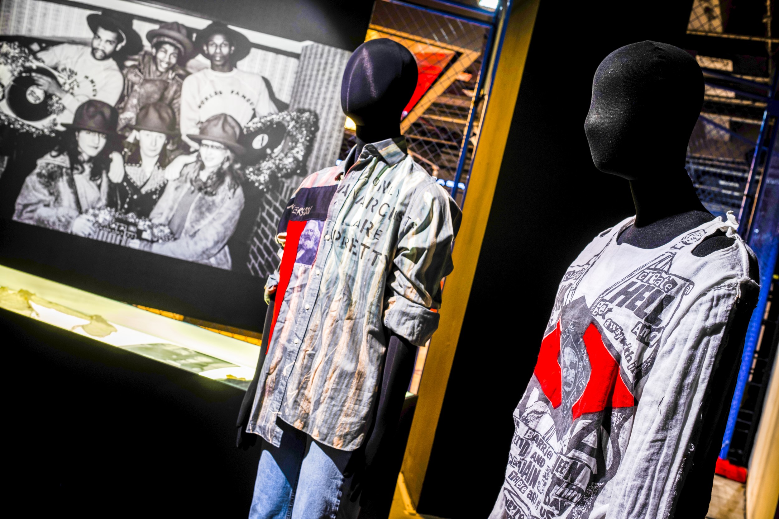 male mannequins on display