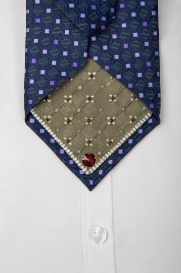 Evie tie adornment