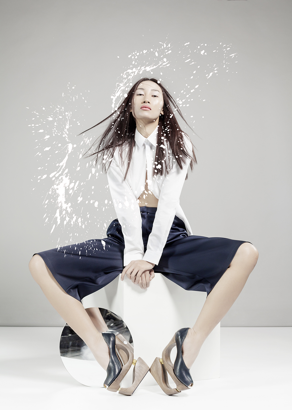 KINETIC TRACES Editorial WOVE magazine. Photography and art direction: Eliska Kyselkova, Styling: Marian Nachmia, Shoe designer: Silvia Fado, Hairstyling: Michael Moon Makeup: Sabrina Moushumy Mamoon Models: Trang Khieu and Wenwen Lee Postproduction: Mate Dobray and Eliska Kyselkov