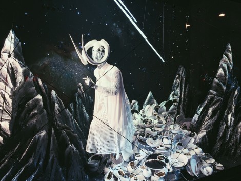 MA Fashion Artefact alumna Ana Rajcevic has created a headpiece for Selfridges Christmas Window display. 