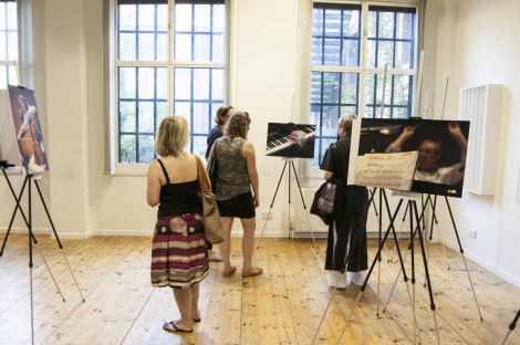 through-the-lense-exhibition042